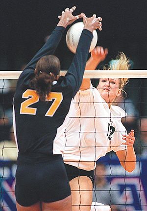 Women’s Volleyball, Volleyball Playing Pictures, Professional Volleyball Players, Professional Volleyball, Volleyball Gear, Volleyball Photography, Volleyball Photos, Female Volleyball Players, Volleyball Memes