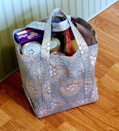 Sew A Grocery Bag, Fabric Gift Bags Diy Free Pattern, Easy Tote Bag Pattern Free, Homemade Purses, Reusable Shopping Bag Pattern, Grocery Bag Pattern, Tips Menjahit, Shopping Bag Pattern, Projek Menjahit