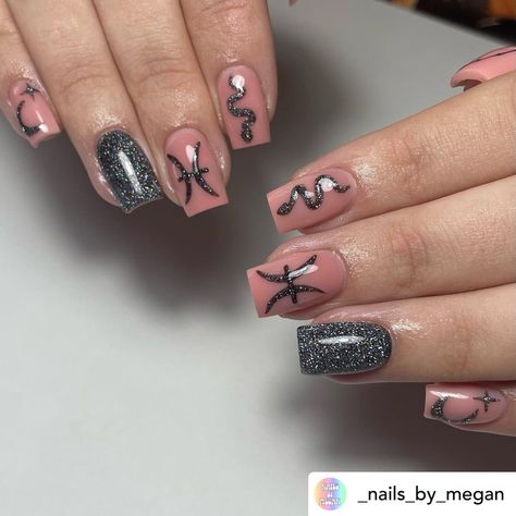 Pisces Nail Ideas, Pices Zodiac Nails, Aries Nails Acrylic, Pisces Nail Art, Pisces Nails Designs, Aries Nails, Pisces Nails, Zodiac Nail Designs, Zodiac Nails