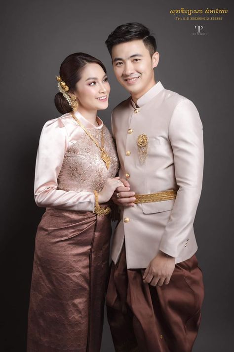 Thai Prewedding, Cambodia Photography, Vintage Myanmar, Wedding Dress Illustrations, Family Photo Studio, Weddings Dress, Thai Wedding, Dress Illustration, Khmer Wedding