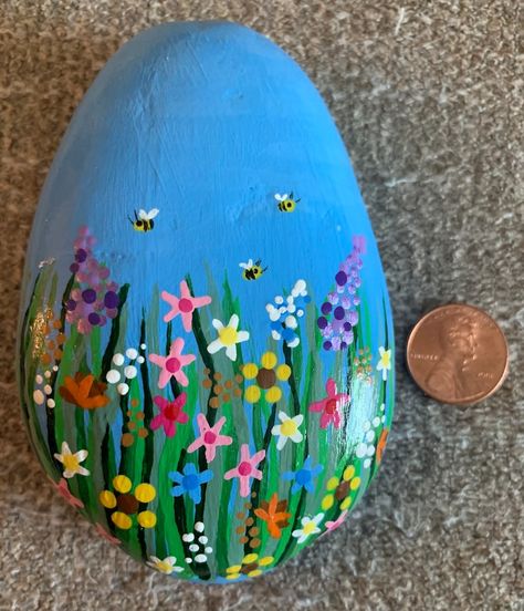 Spring Flowers Painted Rocks, Rock Painting Thank You, Advanced Rock Painting, Rock Art Flowers, Rock Painting Flowers Garden Art, Painted Rocks For The Garden Landscaping, Painted Rocks In Garden, Pretty Painted Rocks, Painted Rocks Spring