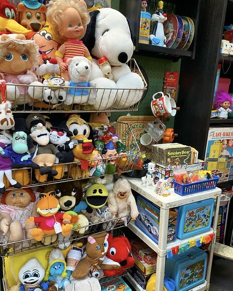 Toys Aesthetic Vintage, Toy Shop Aesthetic, Vintage Toy Store, Vintage Toy Store Aesthetic, Old Plushies Aesthetic, Japanese Toy Collection, Toy Collection Display, Toy Display, Barn Finds