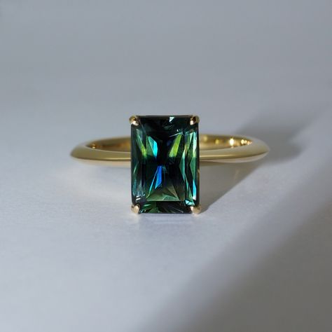 Australian Green Sapphire Ring, Teal Green Sapphire Engagement Ring, Coloured Wedding Rings, Engagement Rings Green Sapphire, Blue Green Engagement Ring, Emerald Green Ring Engagement, Sapphire And Emerald Ring, Green Sapphire Ring Engagement, Parti Sapphire Ring