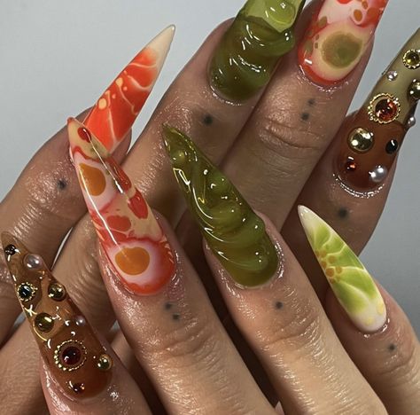 Nail Designs Maximalist, Erykah Badu Inspired Nails, Maximalist Nails Aesthetic, Earthy Aesthetic Nails, Neo Soul Nails, Textured Acrylic Nails, Maximalism Nails, Simple Boho Nails, Hippie Nail Art Boho