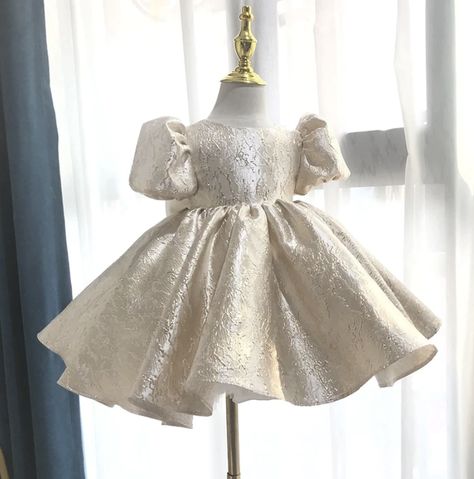 Birthday Princess Dress, Crinoline Skirt, Baby Girl Princess Dresses, Xmas Outfits, Princess Ball Gowns, Elegant Baby, Girl Princess Dress, Christening Gowns, Gold Party