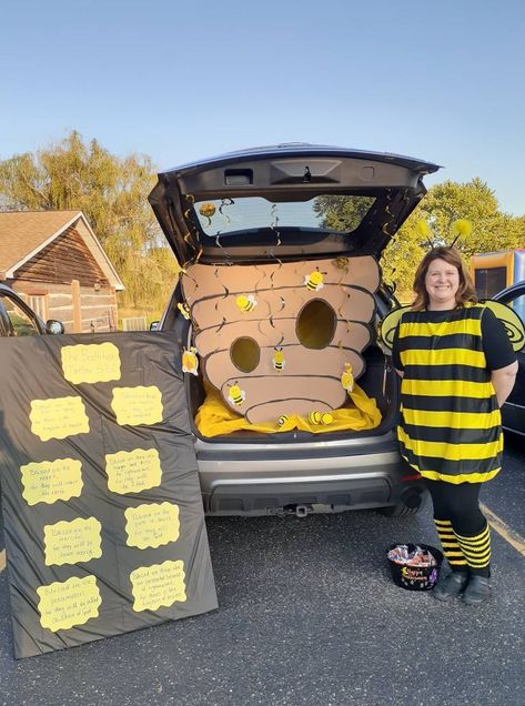 Bee Trunk Or Treat Ideas For Cars, Bee Themed Trunk Or Treat Ideas, Bee Attitudes Trunk Or Treat, Honey Trunk Or Treat, Diy Bee Keeper Costume, Jeep Wrangler Trunk Or Treat, Bee Hive Trunk Or Treat Ideas, Bee Themed Trunk Or Treat, Beehive Trunk Or Treat