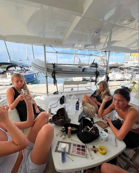 Sailing With Friends, Sail Croatia, Croatia Aesthetic, Sailing Aesthetic, Sailing Croatia, Travel 2024, Boat Pics, Post Grad, Sailing Trips