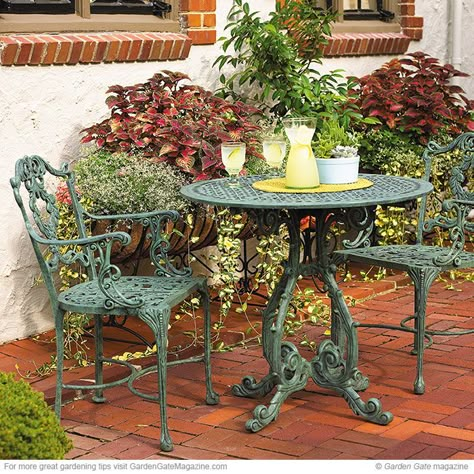 Kick back and enjoy your garden | Garden Gate eNotes | Seating for two | Create a cozy spot perfect for a pair to relax anywhere in the garden with these 4 favorite ideas. Diy Garden Bench, Leaf Craft, Small Patio Decor, Small Outdoor Patios, Outdoor Furniture Diy, Modern Patio Design, Brick Patio, Wrought Iron Patio Furniture, Garden Seat