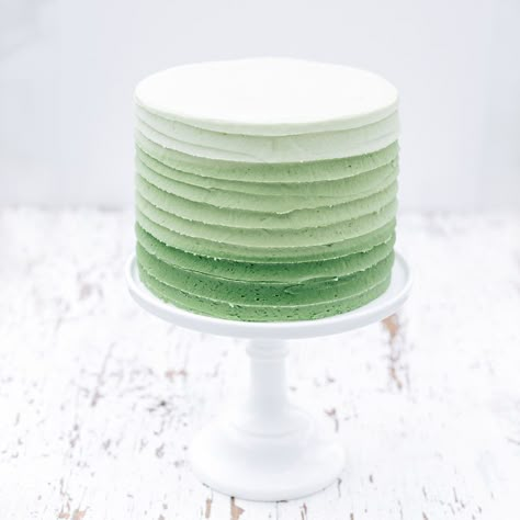 Avocado Gradient Cake | Mother's Day Cake Ideas || JennyCookies.com Green And White Ombre Cake, Sage Green Ombré Cake, Ombre Sage Green Cake, Ombré Green Cake, Green Ombre Birthday Cake, Avocado Cake Decoration, Green 1st Birthday Cake, Green Ombre Smash Cake, Avocado Smash Cake