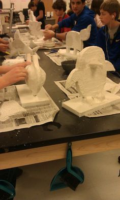 Art with Ms. Lloyd: 7th grade 3D- Romero Britto Animal Sculpture Elementary 3d Art Projects, Middle School Advanced Art Projects, Eighth Grade Art Projects, Elementary Art Sculpture, 30 Minute Art Projects, Plaster Art Projects, Foam Art Projects, Paper Sculpture Art, 3d Art Projects