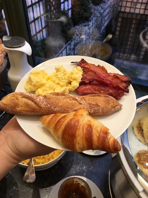 Yummy Breakfast Around the World Food Travelist Breakfast Names, Usa Breakfast, Breakfast American, Breakfast Around The World, Around The World Food, Usa Food, American Breakfast, World Food, Morning Breakfast