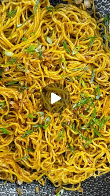 Stephanie | Easy recipes 🔪 on Instagram: "Obsessed with garlic noodles and it’s so easy to make at home! 

➡️ Recipe: Garlic Noodles 

* 1 lb thick wheat noodles or spaghetti noodles 
* 1 bulb garlic, roughly minced
* 1/3 cup grated Parmesan cheese 
* 3 tbsp butter
* 2 tbsp oyster sauce 
* 2 tbsp light brown sugar 
* 1 tbsp fish sauce
* 1/2 tbsp soy sauce 
* 1 tbsp oil 
*1/2 tsp chicken bouillon 
* 1/2 tsp black pepper 
* Garnish: sliced green onions 

1. In a wok, boil enough water to submerge noodles. Cook noodles until al dente. Strain and rinse under cold water. Set aside. 
2. In the same wok, heat, butter, and oil together until butter is melted. Add garlic and stir fry until lightly softened.
3. In a small bowl, mixed together, oyster sauce, fish sauce, soy sauce, brown sugar, and b Peanut Butter Garlic Noodles, Garlic Soy Noodles, Than Long Garlic Noodles, Garlic Soy Sauce Noodles, Garlic Butter Soy Sauce Noodles, Apple Crisp Bars Recipe, Fried Noodles Recipe, Food Change, Chinese Dinner