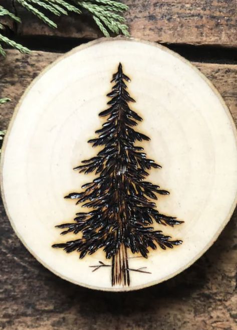 Word Burning Ideas, Woodburning Ideas Christmas, Wood Burning Tree Patterns, Simple Wood Burning Designs, Tree Woodburning, Simple Pyrography Designs, Woodburn Ornaments, Pyrography Ideas For Beginners, Wood Burning Art Christmas