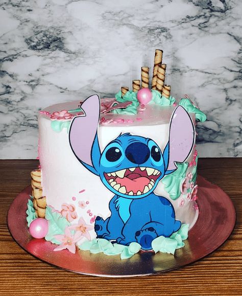 Lilo and Stitch Theme Cake Ideas Images (Birthday Cake Pictures) Lilo And Stitch Cake Ideas, Lilo Cake, Stitch Cake Ideas, Stitch Cake Design, Stitch Birthday Cake Ideas, Lilo And Stitch Birthday Cake, Lilo And Stitch Theme, Stitch Cakes, Stitch Birthday Cake