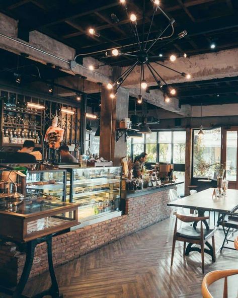 WORK CAFES CHIANG MAI | 9 Best Cafes to work as Digital Nomad Coffee Shop Designs, Cafe Setting, Rustic Coffee Shop, Cafe Industrial, Coffee Shop Lighting, Coffee House Design, Cafe Lighting, Best Cafe, Work Cafe