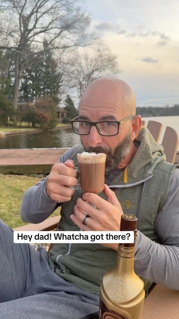 John Rondi on Instagram: "Weathers getting colder. Time for a BOOZY hot chocolate!🍫☕️ • Ingredients: 1/2c milk 1/4c chocolate chips 1 1/2oz Liquor43 Chocolate Liquor 2oz bourbon Whipped cream • What winter cocktail should we make next?? Save this for the first snow day👀 Follow @johnnydrinks_ for more drink recipes! • #johnnydrinks #cocktails #cocktailrecipes #wintercocktails" Bourbon Whipped Cream, Boozy Hot Chocolate, Chocolate Ingredients, Bourbon Cream, Jameson Whiskey, Winter Cocktail, Chocolate Ideas, Refreshing Beverages, The First Snow