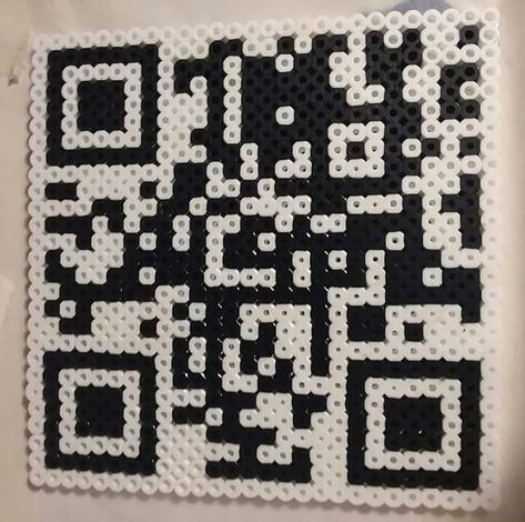 😂😂😂 Black And White Perler Bead Patterns, Funny Perler Bead Patterns, Easy Perler Beads Ideas, Perler Art, Embroidery Bracelets, Melty Beads, Diy Perler Beads, Melting Beads, Iron Beads