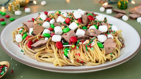 Buddy The Elf's Breakfast Spaghetti Recipe Elf Breakfast Spaghetti, Buddy The Elf Spaghetti Recipe, Buddy The Elf Dessert, Elf Spaghetti Recipe, Buddy The Elf Spaghetti, Elf Spaghetti, Breakfast Spaghetti, Food Spaghetti, Movie Food