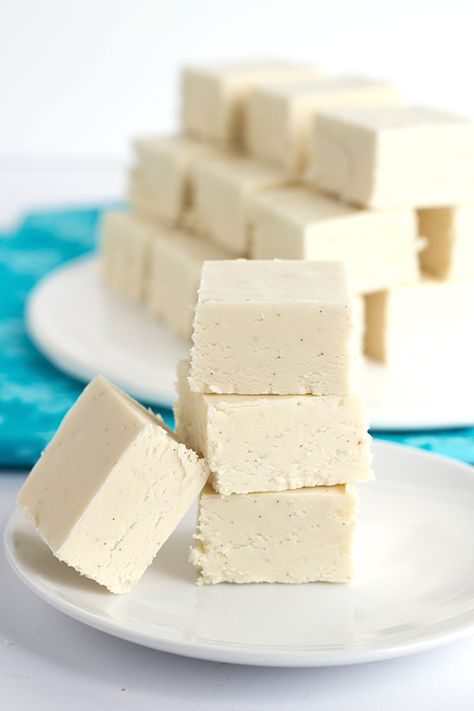 vanilla fudge made from scratch Eggnog Fudge Recipe, Vanilla Fudge Recipes, White Fudge, Eggnog Fudge, Creamy Fudge, Vanilla Fudge, Eggnog Recipe, Homemade Fudge, Christmas Candy Recipes