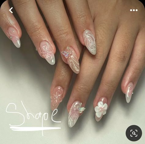 Dainty Acrylic Nail Designs, Manicure Nail Designs, Nude Nail Designs, Almond Acrylic Nails, Kawaii Nails, March 17, Floral Nails, Chic Nails, Nail Extensions