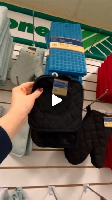 Hometalk on Instagram: "Grab a Dollar Tree potholder...😱" Potholder Towel Combo, Dollar Tree Pot Holder Crafts, Dollar Tree Diy Gift Ideas, Pot Holder Ideas, Pot Holders Diy, Pot Holder Crafts, Kitchen Crafts Diy, Towel Toppers, Art Studio Storage