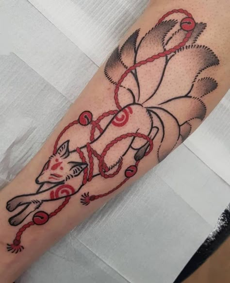 Kitsune Tattoo Ideas, Animal Tattoo Meanings, Kitsune Tattoo, Fox Tattoo Design, Red Ink Tattoos, Tatuaje A Color, Fox Tattoo, Modern Tattoos, Badass Tattoos