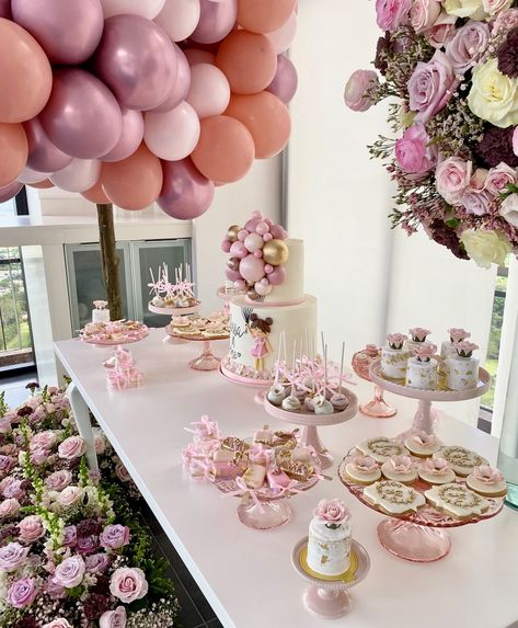 First Birthday Table Setup, Birthday Table Setup, Birthday Setup, Party Setup, Birthday Table, Birthday Planning, Balloon Backdrop, Event Planners