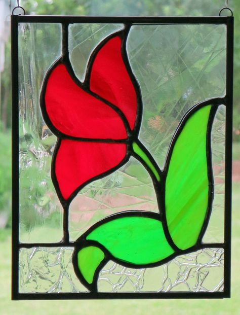 Stained Glass Made Easy Level I This four-week class is for people who have L'art Du Vitrail, Stained Glass Quilt, Stained Glass Patterns Free, Glass Painting Designs, Verre Design, Glass Art Projects, Stained Glass Suncatchers, Stained Glass Diy, Stained Glass Flowers