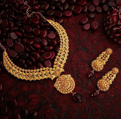 Khazana Jewellery Necklaces, Gold Jewellery Set For Bride, Necleses Necklaces Gold, Bridal Necklace Set Gold, Gold Jewelry Fashion Necklace Indian, Bridal Gold Jewellery Design Indian, Gold Bridal Jewellery Indian, Neckless Gold Jewelry Indian, Bridal Gold Jewellery Indian