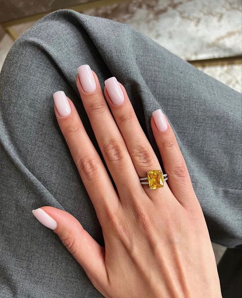 Nails, nails inspo, luxury nails, yellow diamond, milky nails, coconut nails, elegant nails, elegance, luxury self care Gucci Nails, Milky Nails, Plain Nails, Subtle Nails, Casual Nails, Neutral Nails, Elegant Nails, Classy Nails, Chic Nails