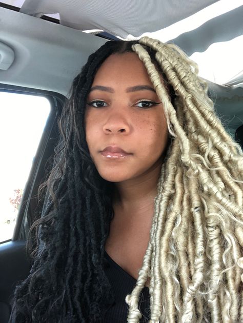 White Faux Locs, Black And White Soft Locs, Black And White Faux Locs, Black And Blond Faux Locs, Platinum Blonde Faux Locs Black Women, Peekaboo Hair, Faux Locs, Hair Reference, Locs