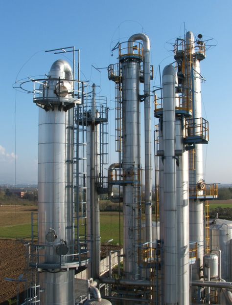 Fractional distillation facility. Fractional Distillation, Oil Rig Jobs, Piping Design, Process Engineering, Chemical Plant, Engineering Courses, Oil Refinery, Chemical Industry, Chemical Engineering