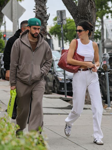 Kendall Jenner Bad Bunny, Kendall Style, Bunny Pictures, Kendall Jenner Outfits, Sherman Oaks, Bad Bunny, Kendall + Kylie, Kendall Jenner, Fitness Inspo