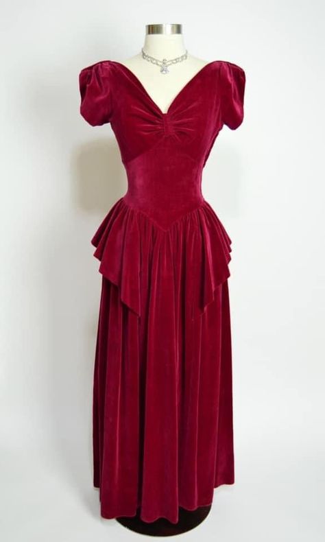 Vintage Dresses 1940s, Red Vintage Dress, Vintage Red Dress, Evening Gowns With Sleeves, Early Black Friday, Red Velvet Dress, Velvet Shorts, Burgundy Velvet, Dress Cocktail