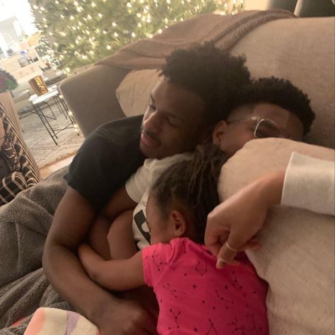 Kobe Bryant And Lebron James, Bryce James, Lebron James Kid, Bronny And Bryce James, Lebron James Family Pictures, Bronny James, Bronny James And Bryce James, Lebron James Kids, Lebron James Rare Photos