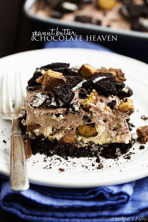 An oreo crust, a creamy peanut butter cheesecake center with peanut butter cups, and a chocolate pudding whipped topping. And no baking required! Best Chocolate Desserts, The Recipe Critic, Recipe Critic, Peanut Butter Cheesecake, Peanut Butter Desserts, Chocolate Heaven, Chocolate Delight, Chocolate Dessert Recipes, Peanut Butter Chocolate