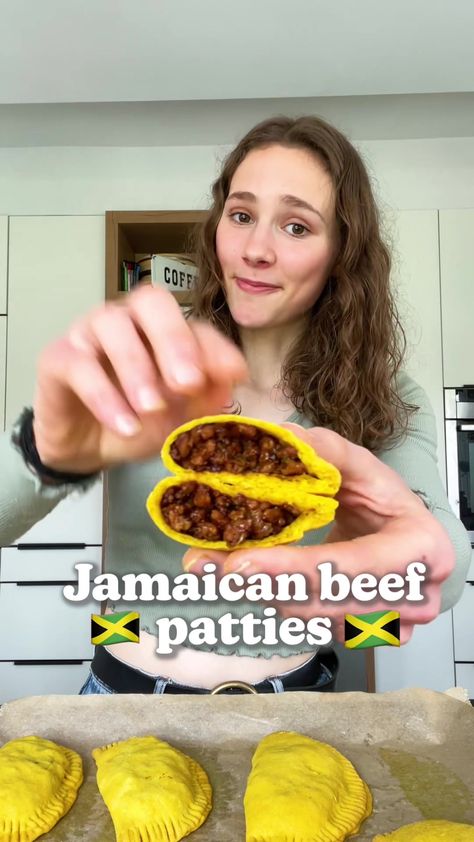 These blew my mind 🇯🇲🤭 #vegan #veganfood #easyrecipes #veganrecipes Fit Green Mind, Vegan Jamaican, Jamaican Patties, Jamaican Beef Patties, Jamaican Patty, Vegan Recepies, Vegan Substitutes, Spiced Beef, Beef Patties