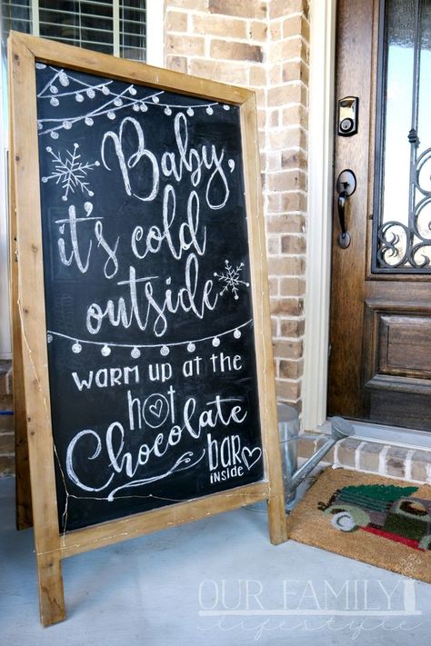 How to Design Your Own Chalkboard Sign Chalkboard Doodles, Babysitting Crafts, Diy Porch Decor, Chalk Sign, Diy Window Treatments, Diy Home Accessories, Sandwich Board, Salon Signs, Christmas Chalkboard