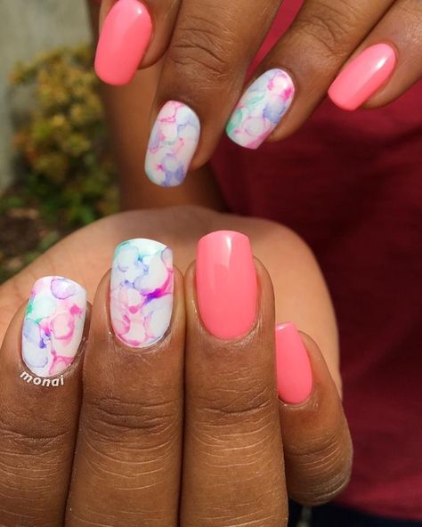 White Nails With Colorful Designs, Cute Pastel Nail Art, Pink Easter Nails, Easter Short Nails, Pastel Nails Easter, Summer Shellac Nails, Easter Pastel Nails, Easter Nails Gel, Summer Pastel Nails