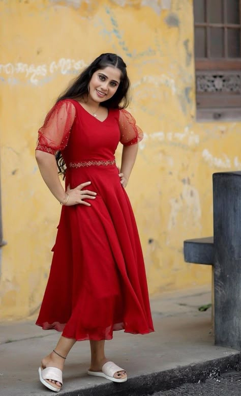 Red dresses for women Christmas Dress Indian, Christmas Churidar Designs, Christmas Kurti Ideas, Ethnic Frocks For Women, Latest Model Dresses For Women, Casual Frocks Design, Christmas Frocks For Women, V Neck Frocks For Women, Short Frocks For Women Party Dresses