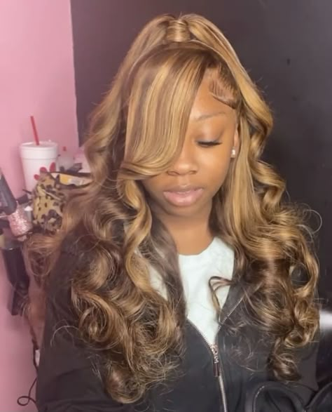 Birthday Hairstyles Real Hair, Highlight Wig Updo, Wigs For Homecoming, Brown And Blonde Balayage Black Women, Half Up Half Down Highlights Wig, Highlight Wig Styles For Black Women, Brown Wigs Black Women Side Part, Prom Quick Weave, Light Brown Lace Front Wigs Black Women