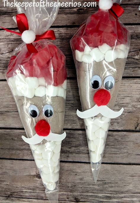 Reindeer Hot Chocolate, Chocolate Cone, Hot Chocolate Cocoa, Santa Bags, Christmas Hot Chocolate, Sweet Cones, Christmas Baskets, Easy Christmas Crafts, Christmas Eve Box