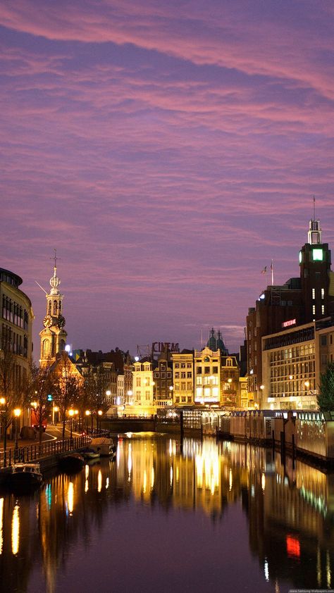 Night in Amsterdam HD Wallpaper Check more at https://phonewallp.com/night-in-amsterdam-hd-wallpaper/ Night Cities, Amsterdam Wallpaper, Ipod Wallpaper, Amsterdam Photos, New York Buildings, 5 Wallpaper, Iphone 5 Wallpaper, I Amsterdam, Best Iphone Wallpapers