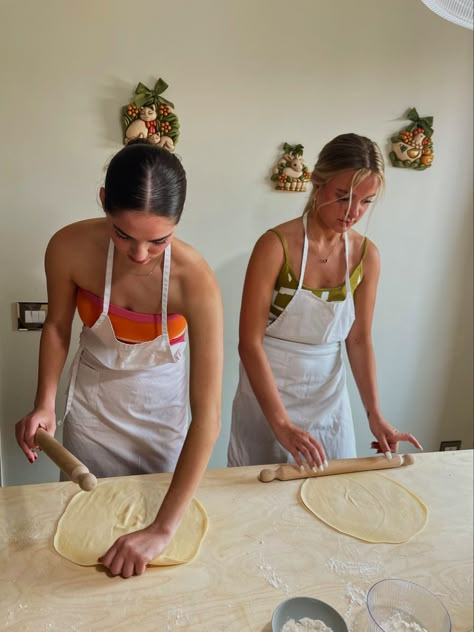 Pasta Class Aesthetic, Cooking Class Italy Aesthetic, Italy Cooking Class Outfit, Cooking Class Bachelorette Party, Pasta Class Italy, Working In Italy, Italian Cooking Class Aesthetic, Cooking In Italy, Italy Girls Trip Aesthetic