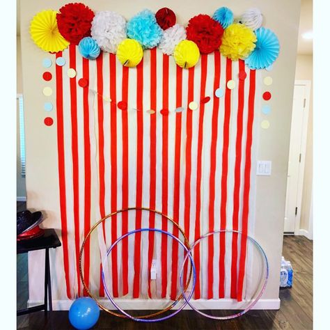 Carnival Party Games, Photo Booth Wall, 4de Verjaardag, Circus Party Decorations, Circus Birthday Party Theme, Theme Carnaval, Carnival Birthday Party Theme, Fall Carnival, Diy Carnival