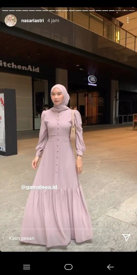 Simple Dress Hijab, Model Gamis Simple, Longdress Hijab, Dress Muslim Modern, Braidsmaid Dresses, Simple Bridesmaid Dresses, Muslim Fashion Hijab Outfits, Muslimah Dress, Dress Muslim