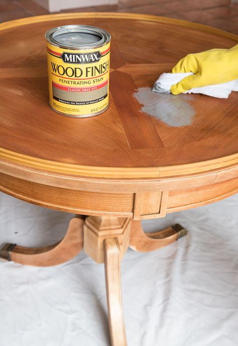 Minwax Classic Gray stain applied on a red oak table - love the final result!! Post includes a step by step how-to! Refinishing Side Table, Refurbish Table, Refinish A Table, Kitchen Table Oak, Table Redo, Dining Table Makeover, Kitchen Table Makeover, Staining Furniture, Gray Stain