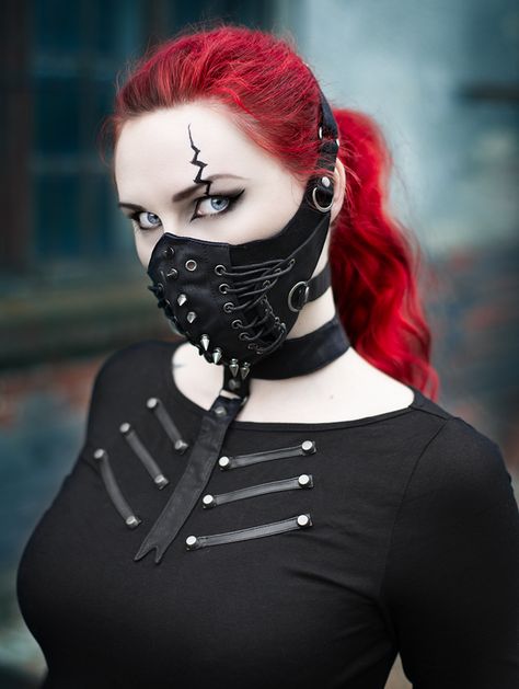 Gothic Masks, Alt Style Inspiration, Face Harness, Goth Mask, Punk Mask, Outfits Gothic, Gothic Girl Art, Gothic Mask, Gold Outfit