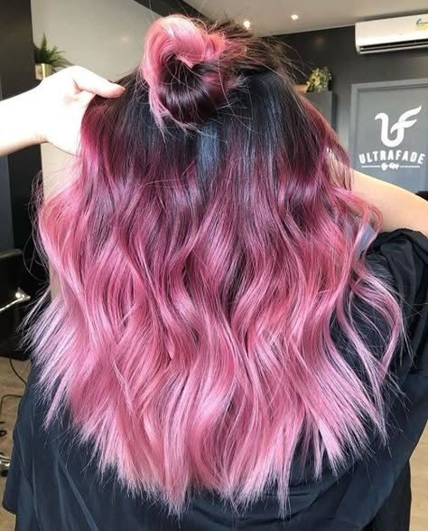 Pink Ombre Hair, Hair Color Unique, Creative Hair Color, Hair Streaks, Hair Color Shades, Hair Color Purple, Pretty Hair Color, Hair Color Pink, Ombre Hair Color