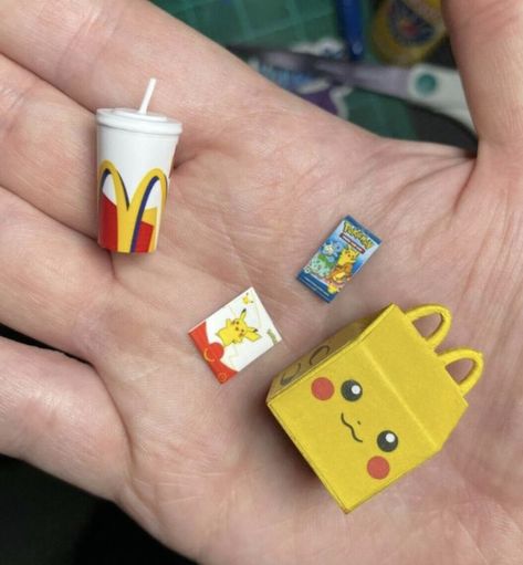 Diy Paper Toys, Piano Lessons For Beginners, Chibi Girl Drawings, Nintendo Switch Case, Animal Food, Pokemon Craft, Michael Douglas, Pokemon Toy, Pokemon Pikachu